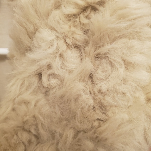 Armani exchange faux sheep fur vest - PRICE DROP! - Picture 3 of 6